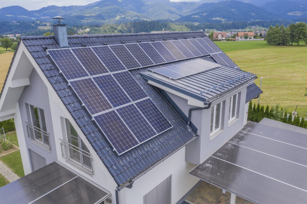 Panneaux photovoltaïques installés en Auvergne-Rhône-Alpes